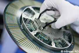 Infineon Wafer im Werk Dresden